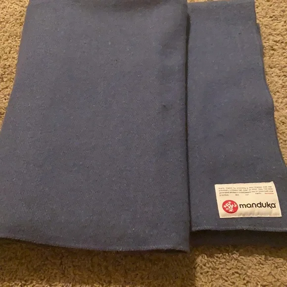 Nwot Manduka recycled Wool Yoga Blanket - Picture 2 of 6